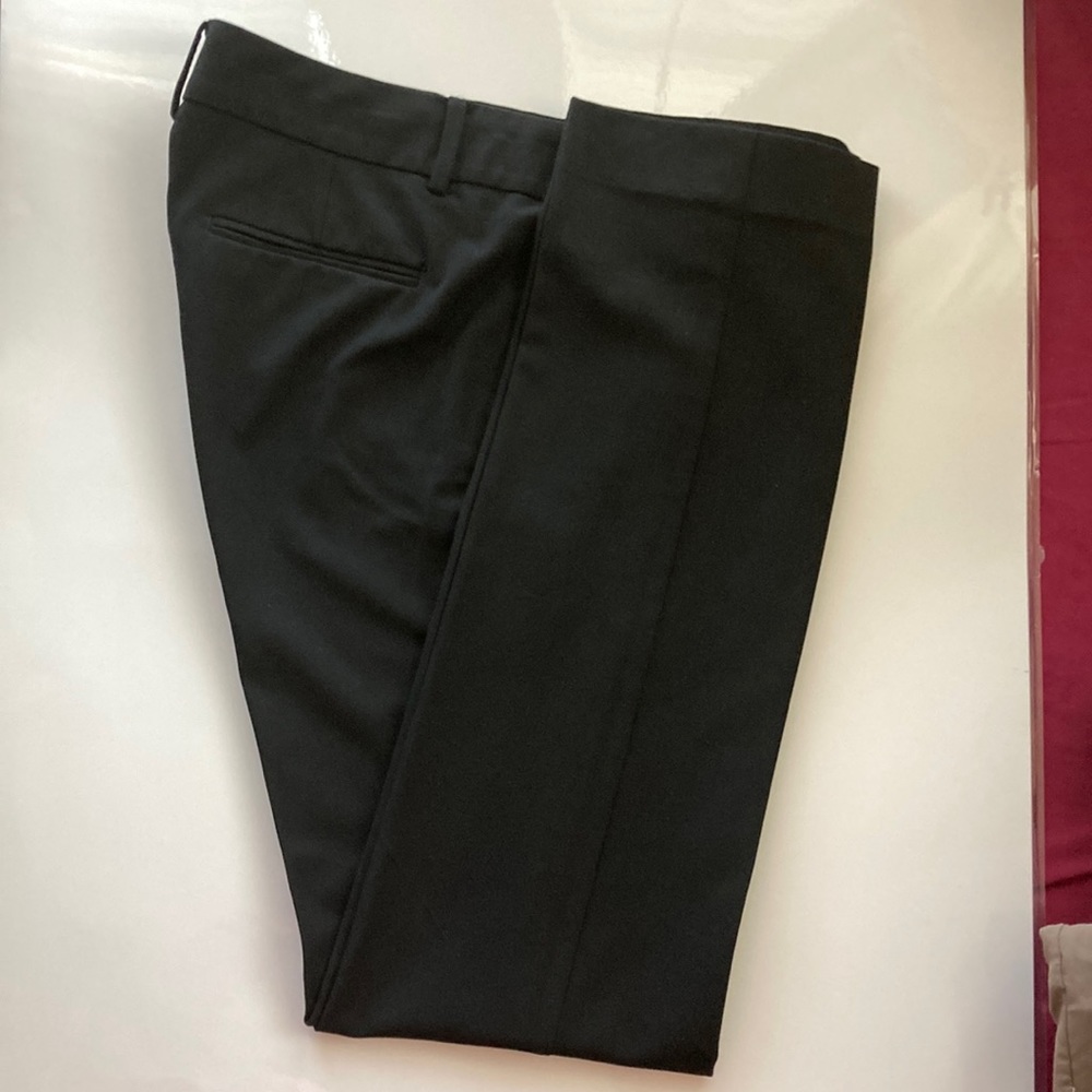 Ann Taylor Size 10 black trousers 62% polyester 33% rayon 5% spandex. 2 pockets